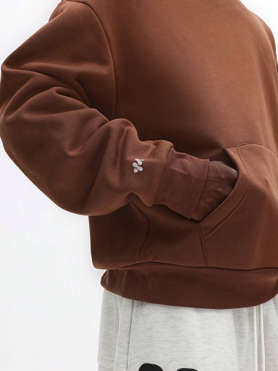 SUMWON Studios Hoodie Classic Regular Fit Pullover Centre Pocket Casual Streetwear Fall Winter Sweatshirt Plain