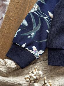 Emery Rose Kids Emery Rose Kids 少女蓝色碎花套头衫,适合秋冬季节穿着。可爱碎花印花,休闲宽松圆领舒适针织长袖卫衣,适合秋冬季节、街头复古风、夏季轻松舒适、秋季叠穿、时尚休闲、印花图案、秋季、返校季、返校节、户外野餐、郊游、街头摄影、居家、校园生活等场合。 - 寶藍色 - 查看 8