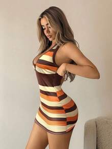 SHEIN ICON Vestido mini con escote en V profundo, sin espalda y cuello halter a rayas - Multicolor - Ver 3