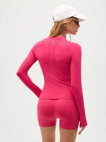 SHEIN Nahtloses 2 Stücke Trainingsset für Damen in Rosa, langärmliges Crop-Top und Bikershorts, Fitnessstudio-Outfit, Yoga-Fitness-Sportbekleidung - Heißes Pink - Übersicht 2
