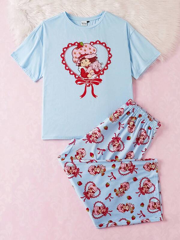 Strawberry Shortcake X SHEIN Conjunto de pijama de talla grande con top de manga corta y pantalones con estampado de dibujos animados de verano