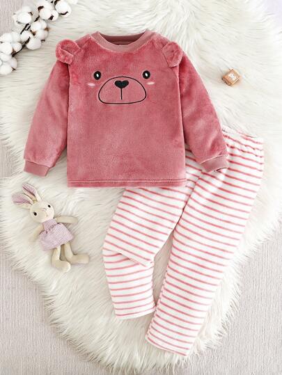 女童毛绒卡通图案休闲装，面料柔软舒适，适合儿童家居服