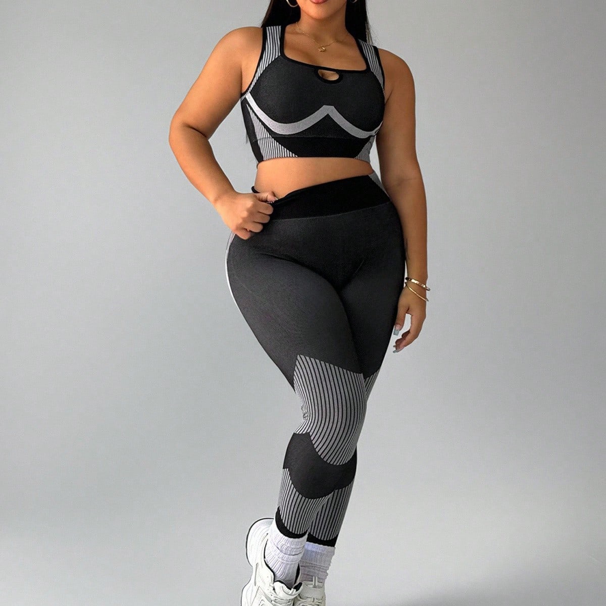 Conjunto de sujetador deportivo sin costuras y mallas para mujer talla grande