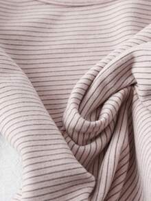 SHEIN 少女粉色纯色圆领修身休闲短款长袖T恤，适合冬季穿着，秋季上衣，节日、万圣节、圣诞节、新年皆宜，是圣诞礼物的理想之选。适合秋冬季日常休闲穿着和上学穿着，舒适保暖，是秋冬季居家休闲、街头风的理想选择。浅粉色可爱上衣 - 粉色 - 查看 5