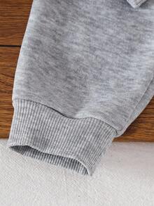 SHEIN Playful Pals 2 件套男婴字母印花连帽卫衣和松紧腰字母印花裤，适合外出、休闲装、秋冬季、男婴服装、灰色卫衣套装 - 灰色 - 查看 6