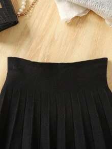 SHEIN 少女心形图案落肩圆领毛衣和纯黑色百褶裙两件套，适合日常穿着、返校、休闲场合，秋冬保暖，日常穿着 - 米色 - 查看 5