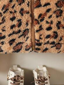 SHEIN 女童休闲卡其色豹纹羊毛夹克，前拉链开合，秋冬连帽开衫