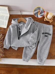 SHEIN Playful Pals 2 件套男婴字母印花连帽卫衣和松紧腰字母印花裤，适合外出、休闲装、秋冬季、男婴服装、灰色卫衣套装 - 灰色 - 查看 4