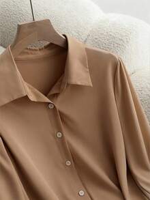 Franclia Áo sơ mi dài tay trơn màu đa năng, dễ mặc khi đi làm, kết hợp với chân váy chữ A, chân váy xếp ly, chân váy dài, kèm thắt lưng, Xuân/Thu, Bộ vest nữ màu kaki, Bộ đồ 2 món cho nữ, Váy nữ, Trang phục thu/xuân, Trang phục thường ngày cho nữ, Đồng phục giáo viên nữ - màu nâu - Xem 4