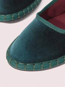 CUCCOO DOLLMOD 女士深绿色时尚优雅丝绒经典舒适玛丽珍平底鞋，春季鞋履 - 墨綠色 - 查看 4