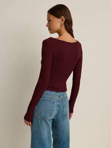 Nöista Áo khoét lỗ xếp nếp gân mận. Hoàn hảo cho trang phục mùa thu của phụ nữ, đi chơi, mặc đi học lại hoặc hẹn hò vào mùa đông - Dễ dàng đánh bóng quanh năm. - Màu Tím - Xem 2