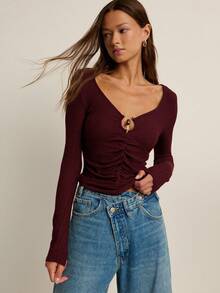 Nöista Áo khoét lỗ xếp nếp gân mận. Hoàn hảo cho trang phục mùa thu của phụ nữ, đi chơi, mặc đi học lại hoặc hẹn hò vào mùa đông - Dễ dàng đánh bóng quanh năm. - Màu Tím - Xem 3