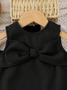 SHEIN 2件套女婴羊毛混纺可爱蝴蝶结无袖连衣裙和连帽斗篷外套套装 - 黑色 - 查看 4