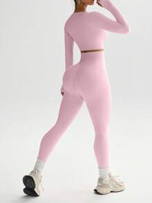 Easithlete 无缝高弹力拇指孔运动 T 恤和拇指孔运动 T 恤和紧身裤健身套装女士健身套装 - 粉色 - 查看 7