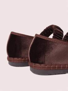 CUCCOO DOLLMOD Giày bệt Mary Jane nhung cổ điển thanh lịch màu nâu, thoải mái, co giãn, xếp ly - Màu nâu Sô-cô-la - Xem 5