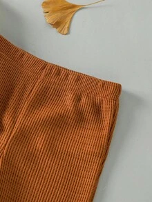 SHEIN Playful Pals 男嬰復古簡約條紋長袖上衣T恤搭配對比色長褲套裝 白色 秋冬休閒親子穿搭全套 日常派對適用 - 棕色 - 查看 7