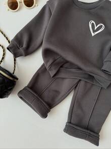 Baby Girls Casual Heart Print Knit Solid Color Loose Drop Shoulder Long Sleeve Sweatshirt And Wide Leg Sweatpants Set