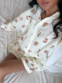 CovetEZ Bộ đồ thu đông 2 món dành cho nữ, áo sơ mi dài tay in hình gấu, áo phông và quần short, bộ đồ 2 món thoải mái và dễ thương cho nữ, phong cách Giáng sinh Halloween ngọt ngào. - trắng - Xem 1