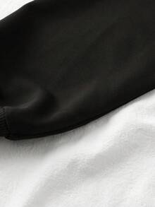 SHEIN 少女休闲皇家蓝针织标语不对称肩印花短袖修身上衣，清爽百搭，适合日常穿着，运动时尚，夏季上衣，返校季秋冬季节上衣，节日、万圣节、圣诞节、新年等场合皆宜，是圣诞礼物的理想之选。适合秋冬季休闲日常穿着和上学穿着，舒适保暖，轻松舒适，适合秋冬季日常穿着、街头风、居家穿着。 - 黑色 - 查看 3