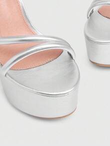 CUCCOO LuxiPop Giày sandal nữ đế cao, mũi tròn, chống thấm nước, chất liệu da PU màu bạc, kiểu dáng tối giản, thoải mái, thích hợp đi hàng ngày, dự tiệc, tiệc tùng, có khóa cài. - Bạc - Xem 4