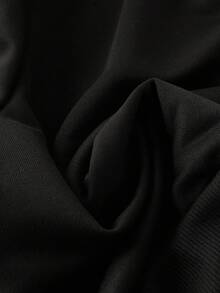 SHEIN 少女休闲皇家蓝针织标语不对称肩印花短袖修身上衣，清爽百搭，适合日常穿着，运动时尚，夏季上衣，返校季秋冬季节上衣，节日、万圣节、圣诞节、新年等场合皆宜，是圣诞礼物的理想之选。适合秋冬季休闲日常穿着和上学穿着，舒适保暖，轻松舒适，适合秋冬季日常穿着、街头风、居家穿着。 - 黑色 - 查看 5