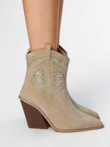 Styleloop 休闲复古女式粗跟一脚蹬刺绣舒适中筒靴 - 杏色 - 查看 4