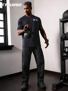 Manfinity Sport Polished Herren Kurzarm T-Shirt mit Hantel-Muster, rundhalsausschnitt, atmungsaktiv, Sommer Lässig Sport T-Shirt, Workout Top, graues Shirt mit Basketball Grafik T-Shirt Trikot für Herren - marineblau - Übersicht 5