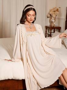 PalaceNights PalaceNinghts 复古蕾丝边蝴蝶结装饰前开长袖荷叶边下摆长袍套装，2 件 - 米色 - 查看 3