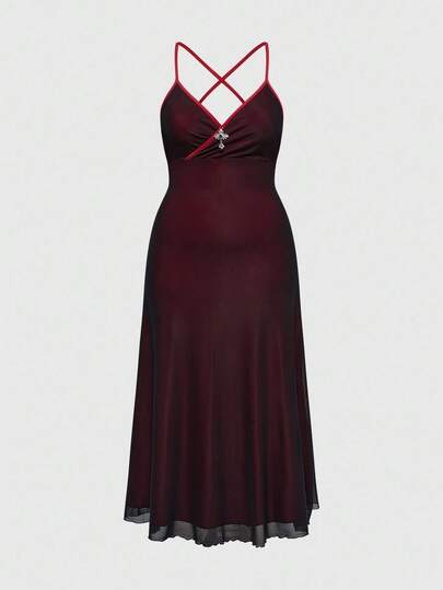 Goth Vestido de malla con colgante de cruz de metal de talla grande gótica