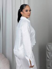 Melissa Matos 休闲百搭时尚长袖单排扣领扣女式衬衫，随机花卉图案 - 白色 - 查看 3