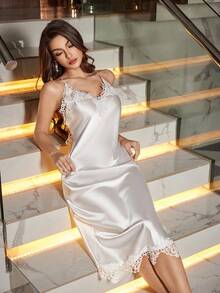 SHEIN SilkySpell 重工刺绣蕾丝边 V 领露背性感吊带睡衣 - 白色 - 查看 8