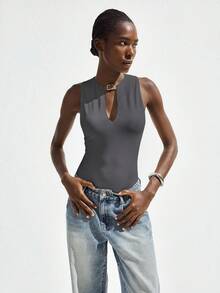 Maija 女式圆领 PU 扣装饰修身紧身衣，镂空领无袖，简约时尚性感休闲海滩度假派对上衣，都市商务休闲 - 灰色 - 查看 7