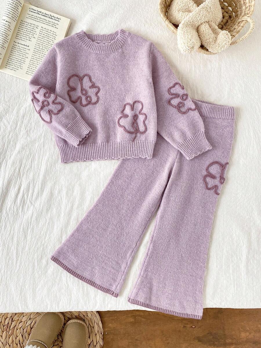 SHEIN Playful Pals Bộ 2 món cho bé gái, áo len màu tím, họa tiết hoa Pháp dễ thương và thanh lịch, áo len cổ tròn và quần len có họa tiết kẻ sọc, thích hợp cho mùa thu/đông. - Màu tím - Xem 1