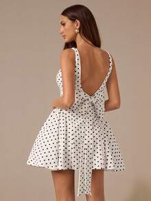SHEIN BAE 黑白波尔卡圆点细肩带露背蝴蝶结腰部装饰优雅女士连衣裙，适合日常穿着、早午餐、派对、鸡尾酒会、浪漫约会、婚礼、伴娘 - 白色 - 查看 1