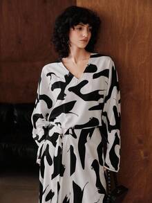 Uhlyne minimalistisches Kleid mit V-Ausschnitt und Langarm, französisches elegantes Kleid mit Blume Muster und Fledermausärmeln, vintage weites fließendes Maxikleid, Damen Lässig Langarmkleid - Schwarz und Weiss - Übersicht 4