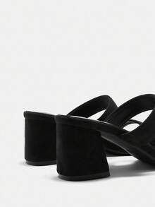 CUCCOO CURVES Sandal Kasual Wanita Ukuran Besar dengan Lebar yang Luas, Cocok untuk Aktivitas Luar Ruangan, Liburan, dan Pemakaian Sehari-hari di Musim Panas - Hitam - View 4