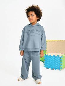 Maija Kids Maija Kids 2 Stücke Kleine Jungen Lässig Street Style Set mit Hoodie mit 3D geprägtem Muster und einfarbiger Jogginghose mit elastischem Bund, geeignet für Rückkehr zur Schule, Geburtstag, Babyparty, Feiertagsparty, Herbst/Winter - Graublau - Übersicht 2