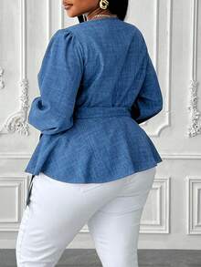 SHEIN CURVE+ Camisa casual de talla grande para mujer con mangas farol y lazo, de unicolor