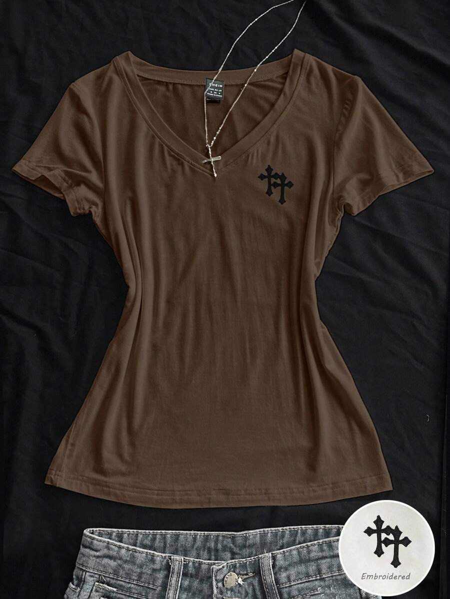 StreetHx Áo thun nữ mùa hè cổ chữ V ôm vừa vặn thêu chữ thập, áo thun tay ngắn cổ chữ V thêu họa tiết Anime văn hóa Punk - Cà phê nâu - Xem 1