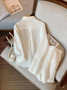 Airaco 女式骑士印花长袖单排扣口袋衬衫和短裤休闲套装 - 白色 - 查看 2
