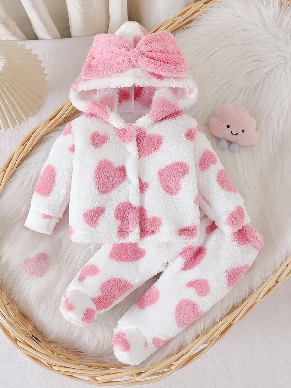 女婴可爱心形图案小熊毛衣、蝴蝶结保暖羊毛连帽上衣和配套毛绒裤套装