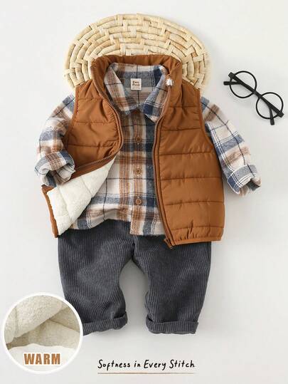 Cozy Pixies 3 st. set med mjuk rutig skjorta för babypojkar, enfärgad ärmlös fleeceväst och byxor med resår i midjan