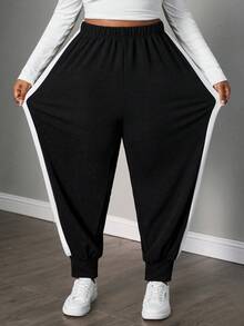 SHEIN PETITE CURVE Jogginghose mit Kontrastnaht an der Seite, Abschluss, Lehrer, Rückkehr zur Schule, bequeme Hose Jogger in Große Größen, Gummibund, Farbblock, schwarze Hose, Lässig, Frühling - Schwarz - Übersicht 3
