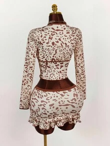 Bộ 3 món Y2K Amplova: Áo vest bohemian cổ điển xếp nếp họa tiết da báo màu tương phản, áo bandeau thắt nơ họa tiết da báo màu tương phản, váy ngắn ôm sát viền xếp nếp, phù hợp với trang phục gợi cảm hàng ngày - Màu Khaki - Xem 11