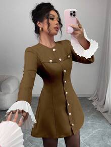 Elenzga 女士优雅性感短款 A 字连衣裙，金色纽扣，撞色荷叶边袖口，长袖 - 卡其色 - 查看 6