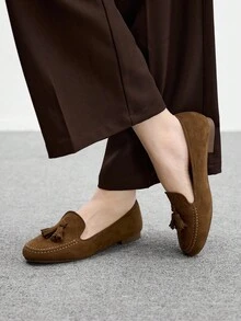 CUCCOO BIZCHIC Giày lười đế mềm tua rua bằng da lộn màu nâu mũi tròn thoải mái, kiểu dáng cổ điển dành cho nữ, giày lười lái xe thông thường, phù hợp để đi làm, đi chơi và mặc thường ngày - màu nâu - Xem 3