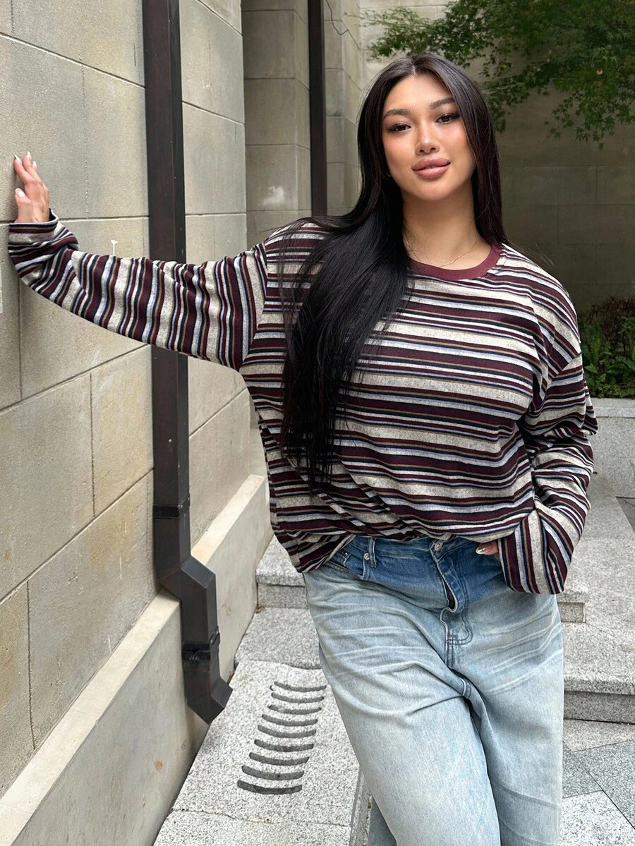 Dazy Plus 条纹撞色宽松圆领长袖加大码女式休闲T恤 - 酒紅色 - 查看 1