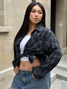DAZY Camicia oversize a maniche lunghe con colletto alla coreana, tasche e motivo a quadri, stile da strada, taglie comode - Blu Navy - Visualizzare 6