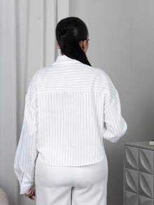 Melissa Matos 休闲百搭时尚长袖单排扣领扣女式衬衫，随机花卉图案 - 白色 - 查看 2