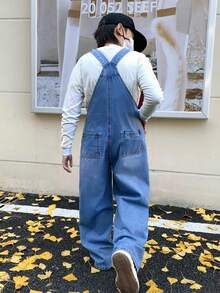 SHEIN 青少年男孩时尚休闲 Y2K 复古酷炫街头返校学院风镂空破洞磨边基础简约蓝色牛仔抓绒鞋底宽松破洞背带裤童装青少年男孩柔软日常穿着及儿童秋冬季锐舞派对及节日服装街头风校服